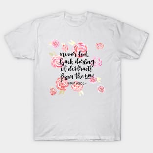 Never look back darling - Edna Mode T-Shirt